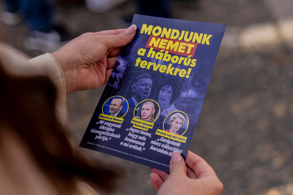 A pesterzsébeti piacon járt Orbán Viktor, elindult a háború elleni aláírásgyűjtés
Fidesz választási kampány