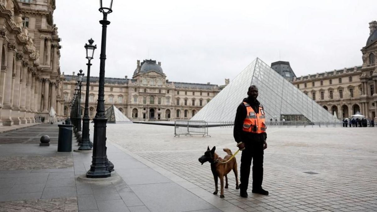 A Louvre egyik teremfelügyelője szerint csoda, hogy eddig nem történt valami komolyabb