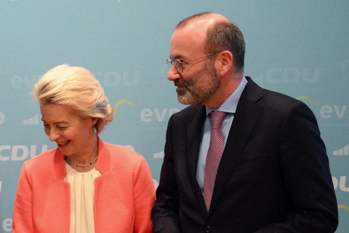 Az Ursula von der Leyen elleni bizalmatlansági szavazáson a franciák kifaroltak Manfred Weber mögül