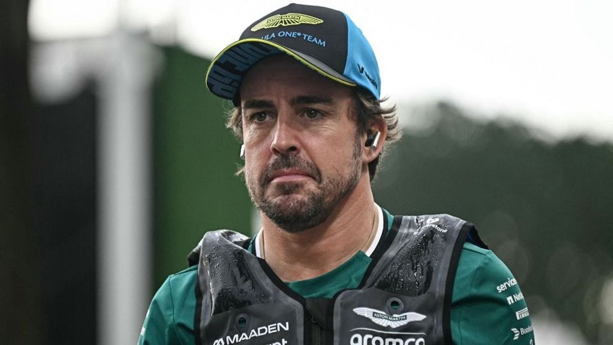 Fernando Alonso teljesen kiborult, hosszasan káromkodott Lewis Hamilton miatt