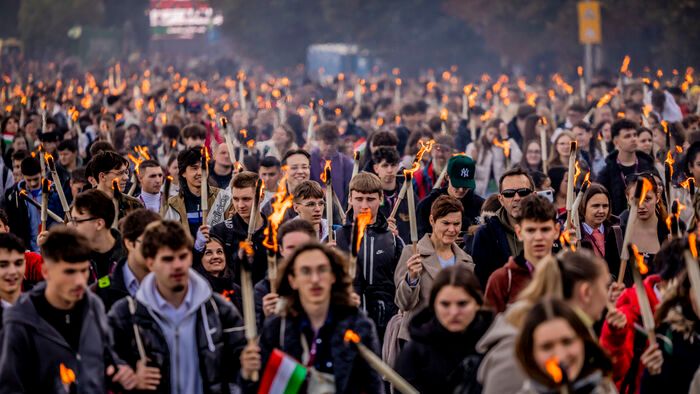 fáklyás emlékmenet 1956-os forradalom október 23.