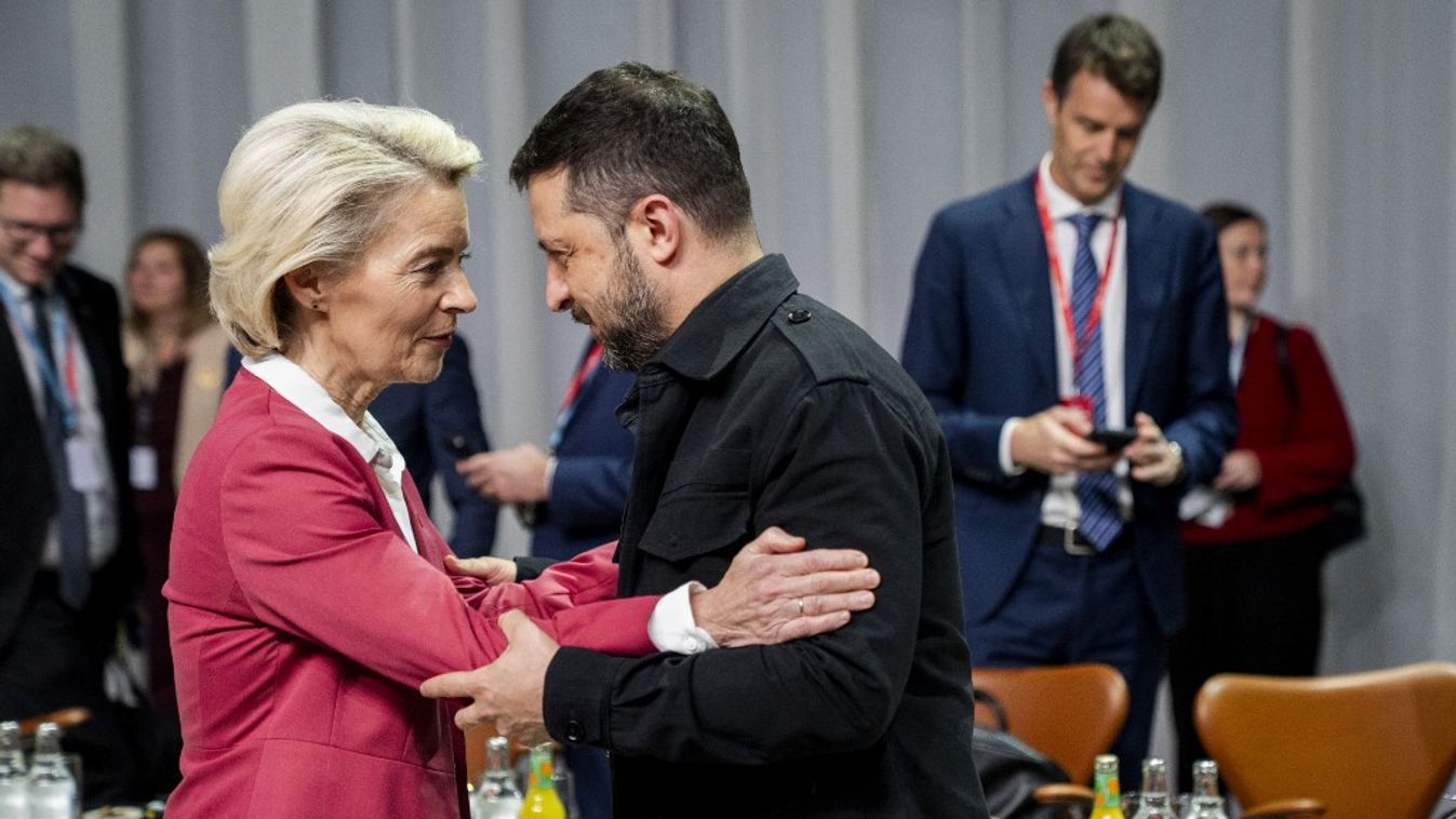 Ursula von der Leyen és Volodimir Zelenszkij (Fotó: AFP)