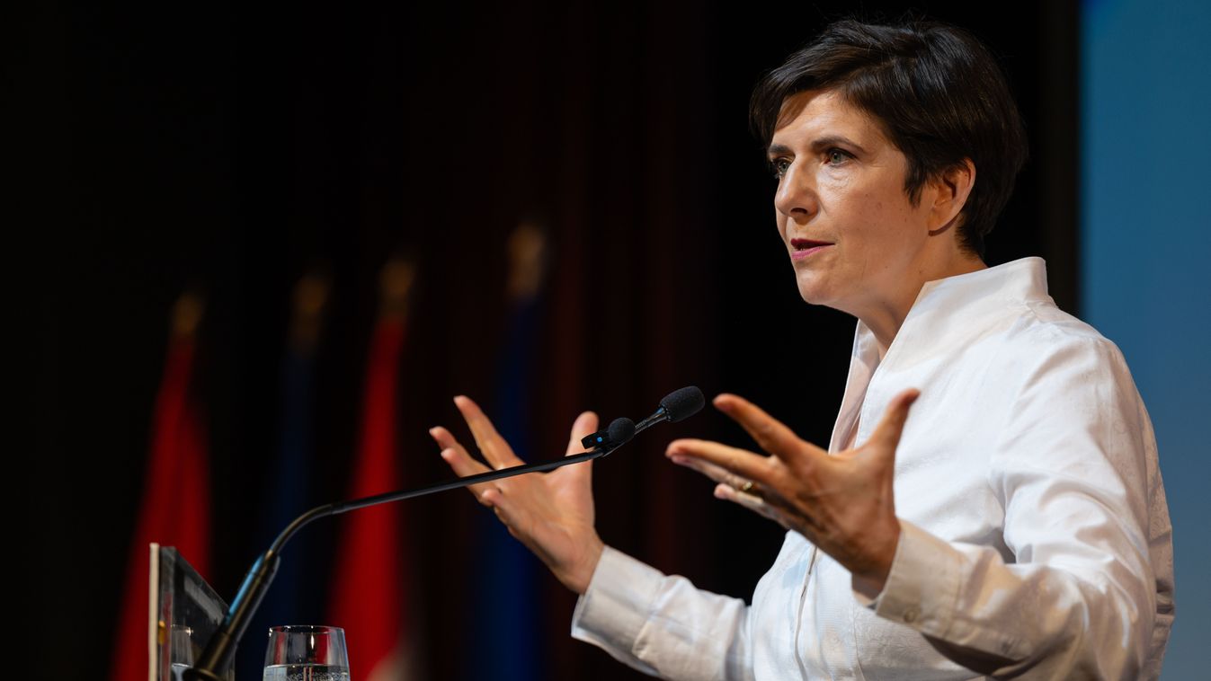 Schmidt Mária: Dobrev Klára tömeggyilkos nagyapja nyomdokaiba lépett