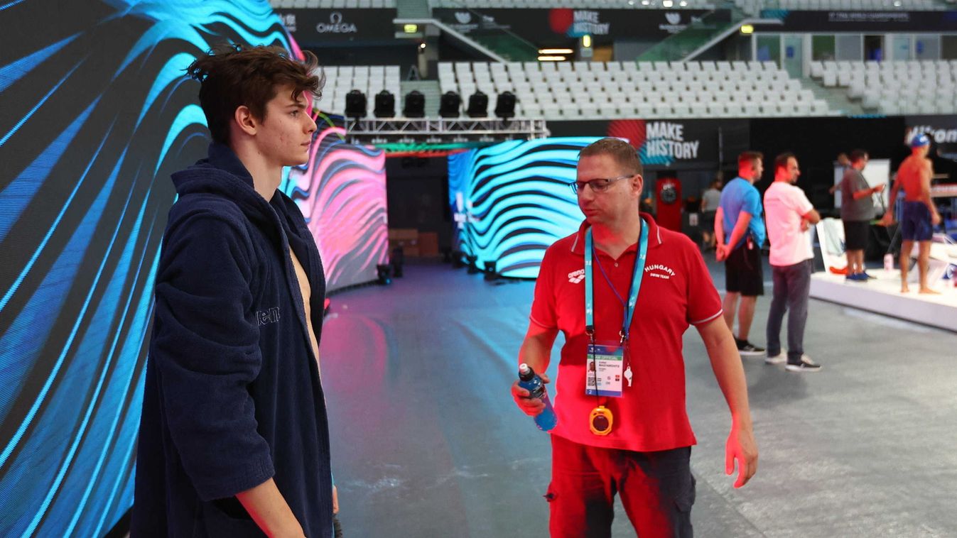Magyarovits Zoltán
Budapest, 2022. június 14.
Kós Hubert Európa-bajnoki bronzérmes válogatott úszó (b) és edzője, Magyarovits Zoltán a Duna Arénában 2022. június 14-én, a magyarországi vizes vb kezdete előtt négy nappal. 191 ország jelezte részvételét a j