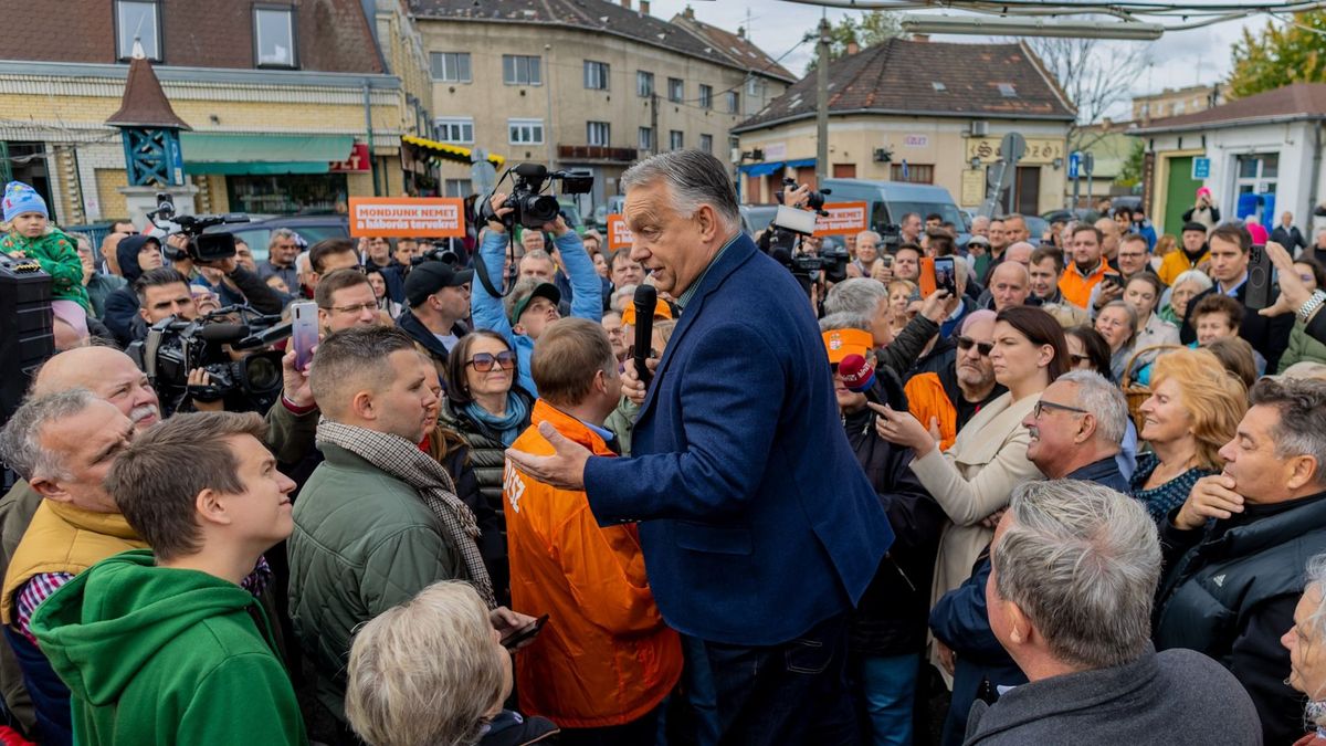 Így irigykedtek a tiszások, amikor tolongott a tömeg Orbán Viktor körül + videó