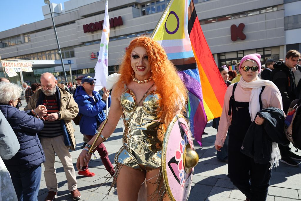 pécsi Pride felvonulás