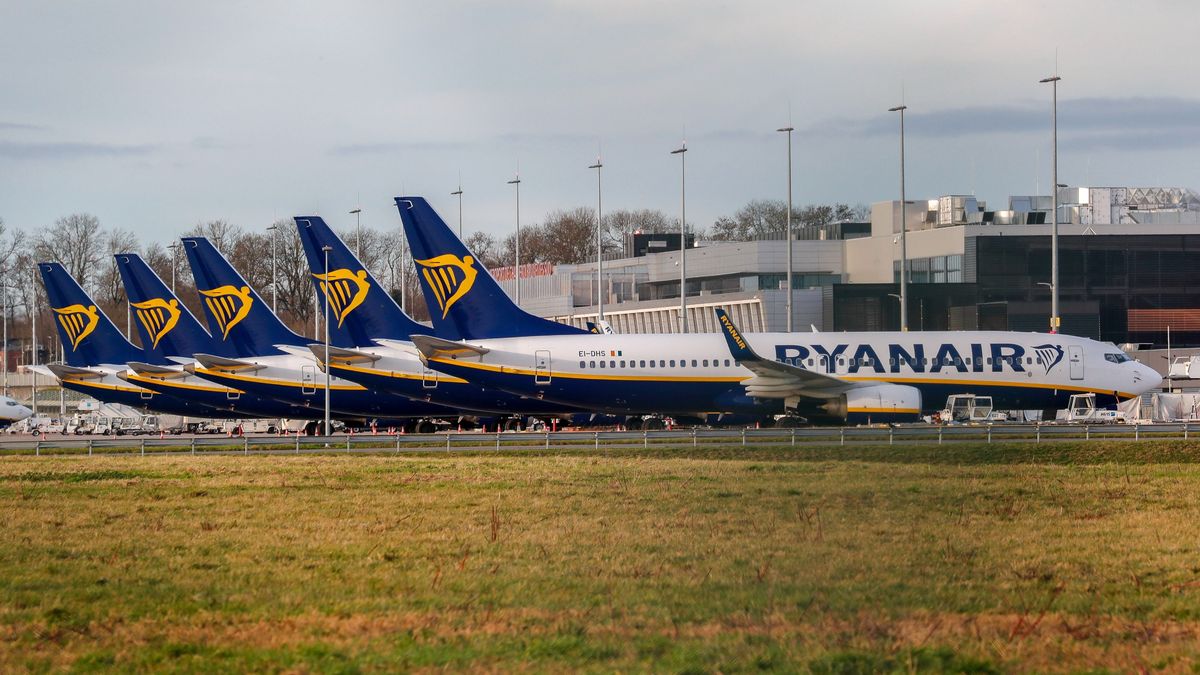Áll a bál a belgáknál, leáll a forgalom az egyik legforgalmasabb repülőtéren