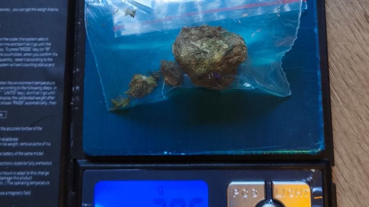 Külföldről csempészte be a drogot, így fogták el a győri futárt + videó