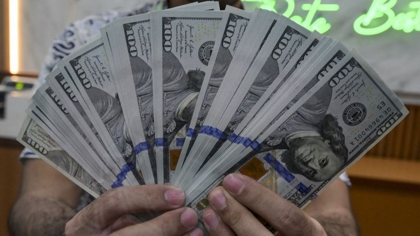 Százmilliós értékben költöttek luxusra