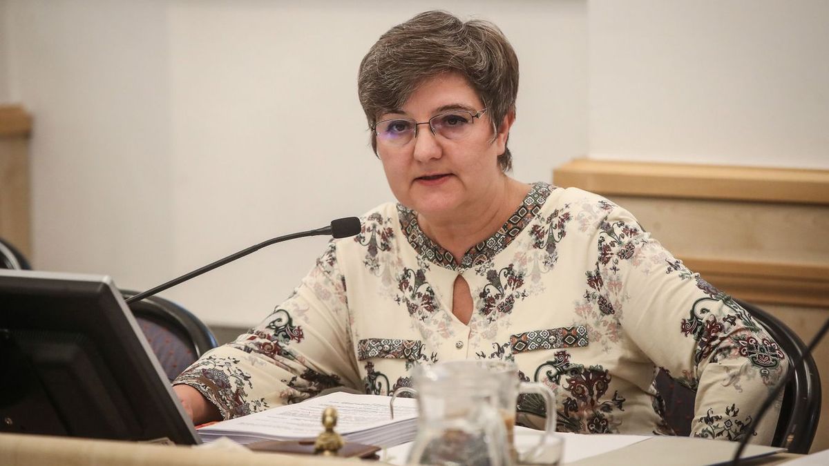 Hont András: V. Naszályi Márta kilép a Párbeszédből. Még ez is!