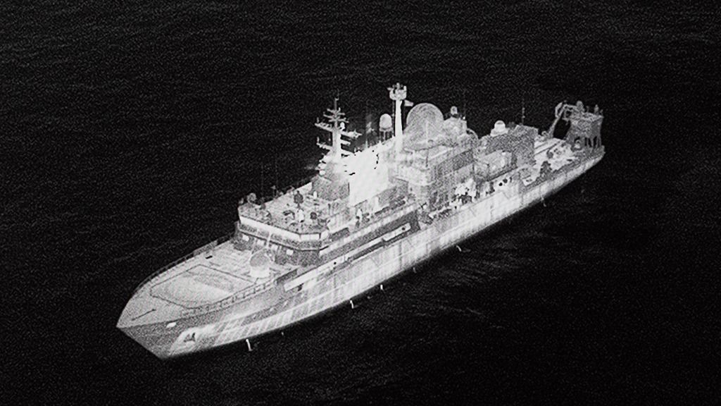 Orosz kémhajó cirkál a brit területi vizek szélén, és nemrégiben lézerrel zavarta a megfigyelésére felszállt brit repülőgépeket