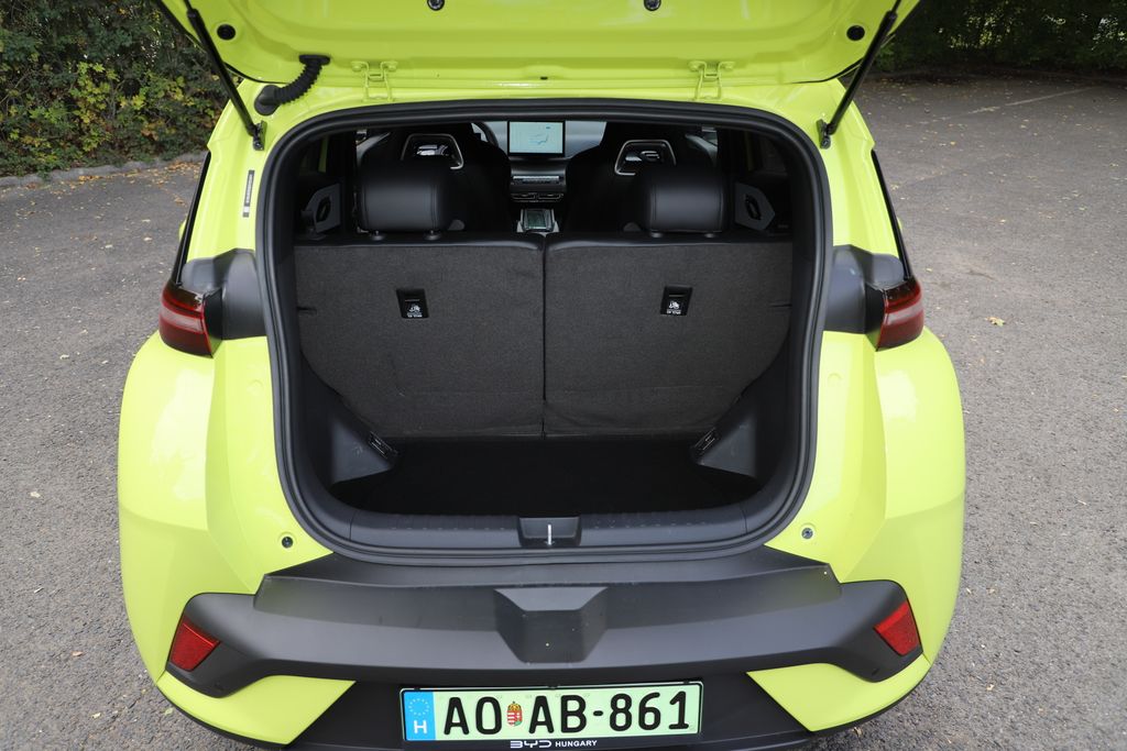 Renault 5 E-Tech és BYD Dolphin Surf összehasonlító teszt