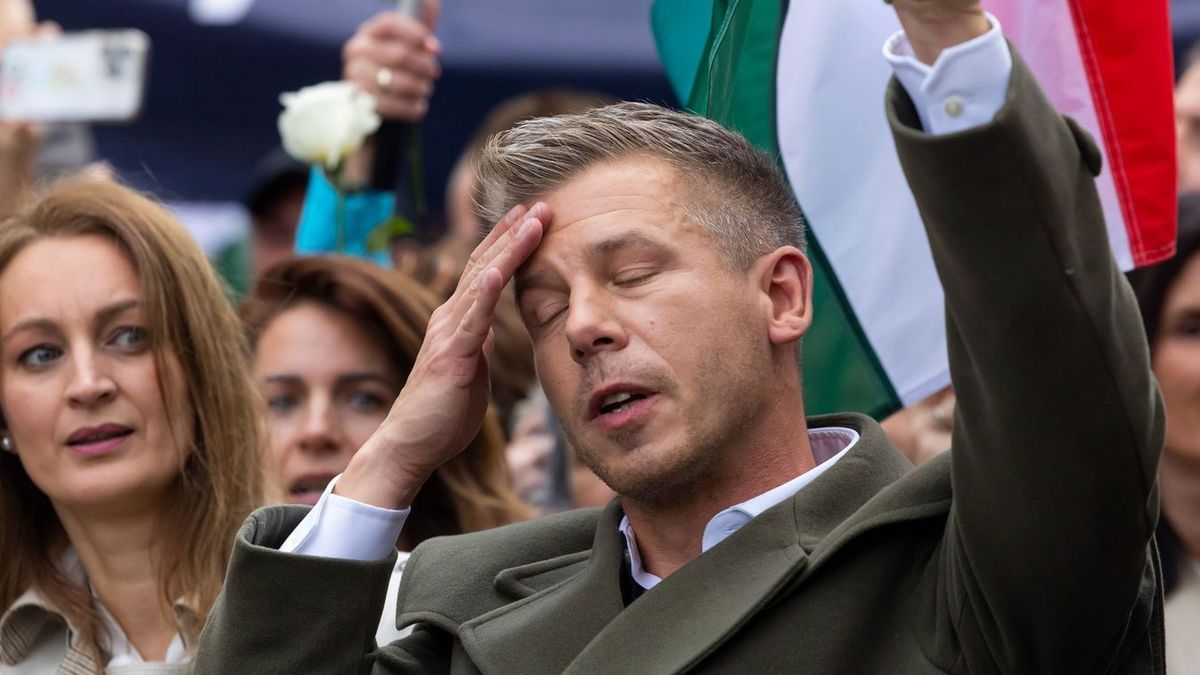 Borítókép: Magyar Péter, a Tisza Párt elnöke (Fotó: Máté Krisztián)

adatbotrány