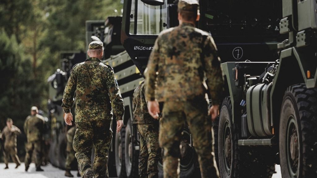 Felháborodás Németországban: a sorkatonasági tervek mindenkit érintenek