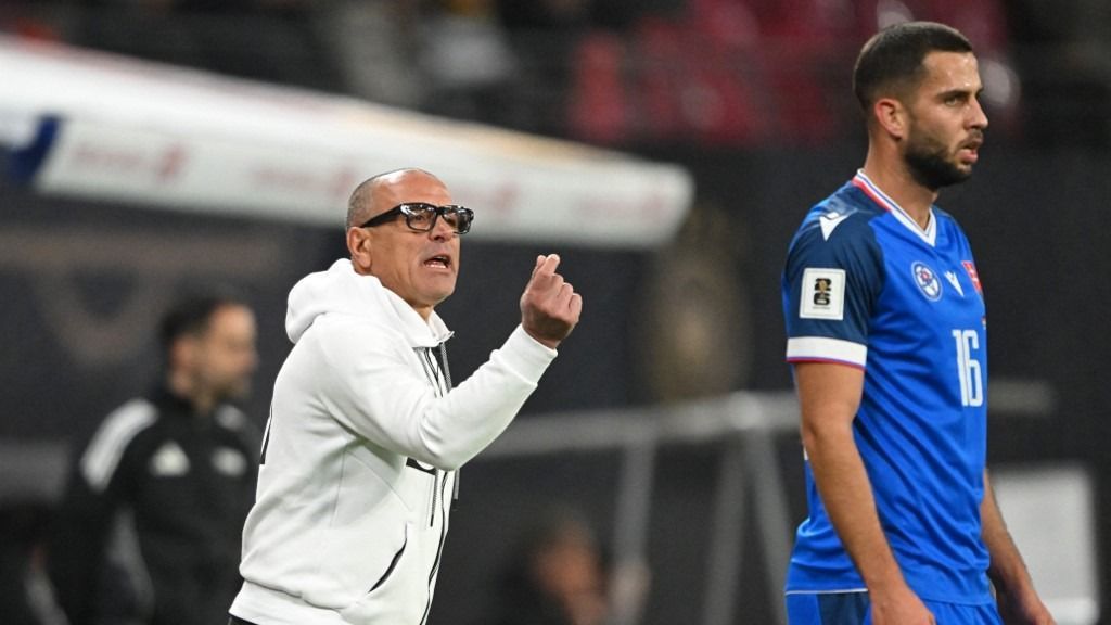 A „szlovák Marco Rossi”, Francesco Calzona magyarázkodhatott a németek elleni történelmi kudarc után