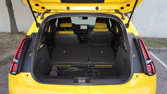 Renault 5 E-Tech és BYD Dolphin Surf összehasonlító teszt