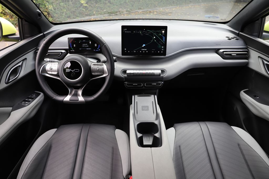 Renault 5 E-Tech és BYD Dolphin Surf összehasonlító teszt