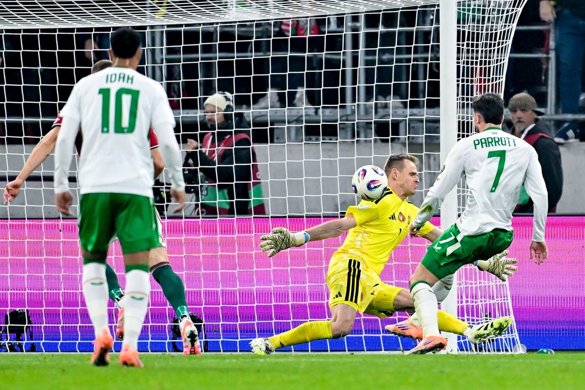 Troy Parrott háronszor vette be Dibusz Dénes kapuját a magyar-ír vb-selejtezőn