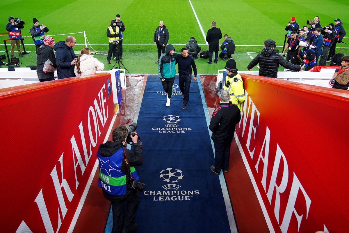 A szurkolók nem, de Szoboszlai Dominik szeretettel fogadta Trent Alexander-Arnoldot