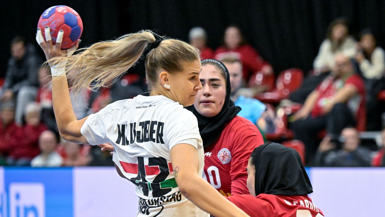 női kézilabda-válogatott
’s-Hertogenbosch, 2025. november 29.
Klujber Katrin (b) és az iráni Nasztaran Kudzarifarhani a holland-német közös rendezésű női kézilabda-világbajnokság B csoportjának 2. fordulójában játszott Irán - Magyarország mérkőzésen a hol