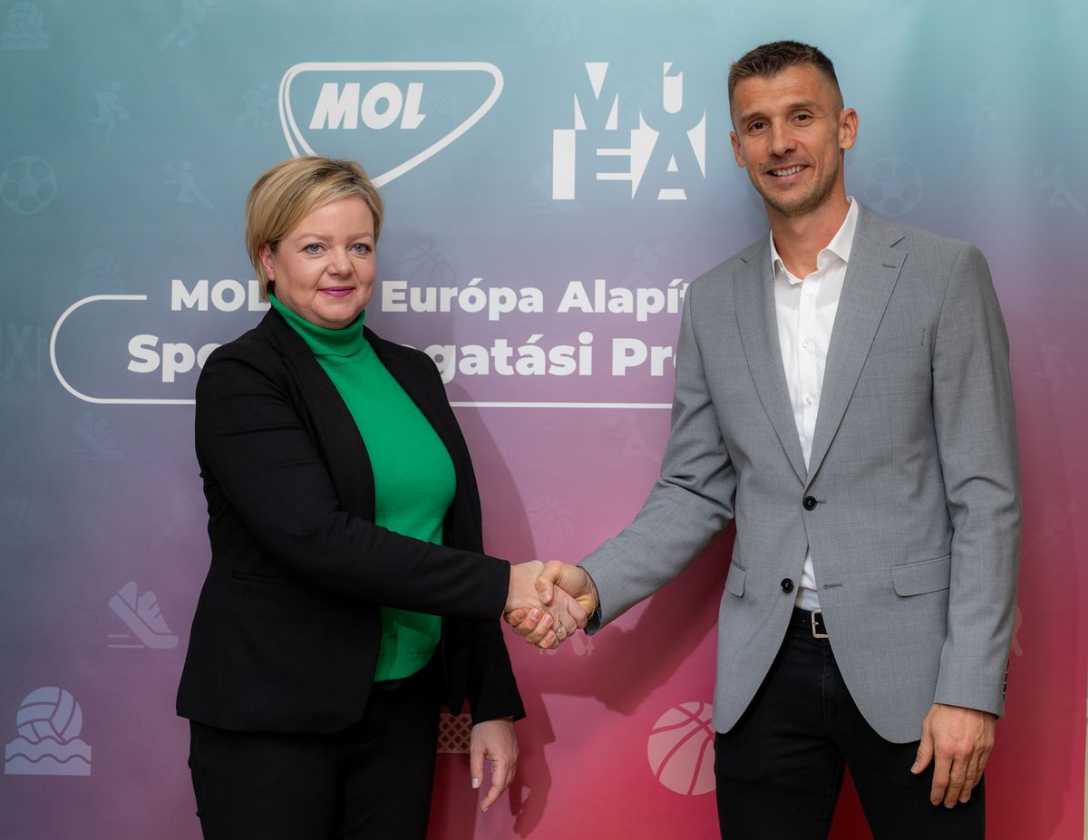 Lávich Erzsébet, a MOL – Új Európa Alapítvány ügyvezetője és Priskin Tamás