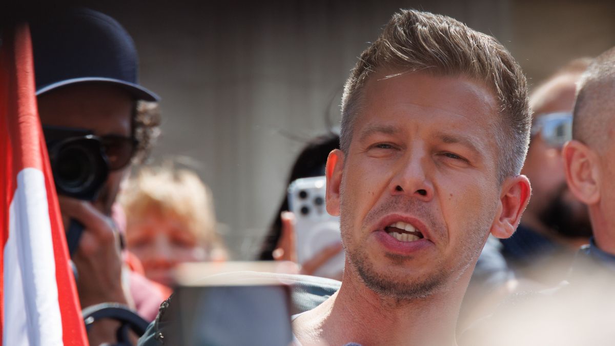 Erődödik a forint, a baloldali emelzők hamarosan megmagyarázzák: ez is Magyar Péter érdeme