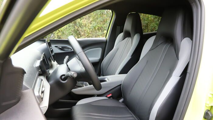 Renault 5 E-Tech és BYD Dolphin Surf összehasonlító teszt