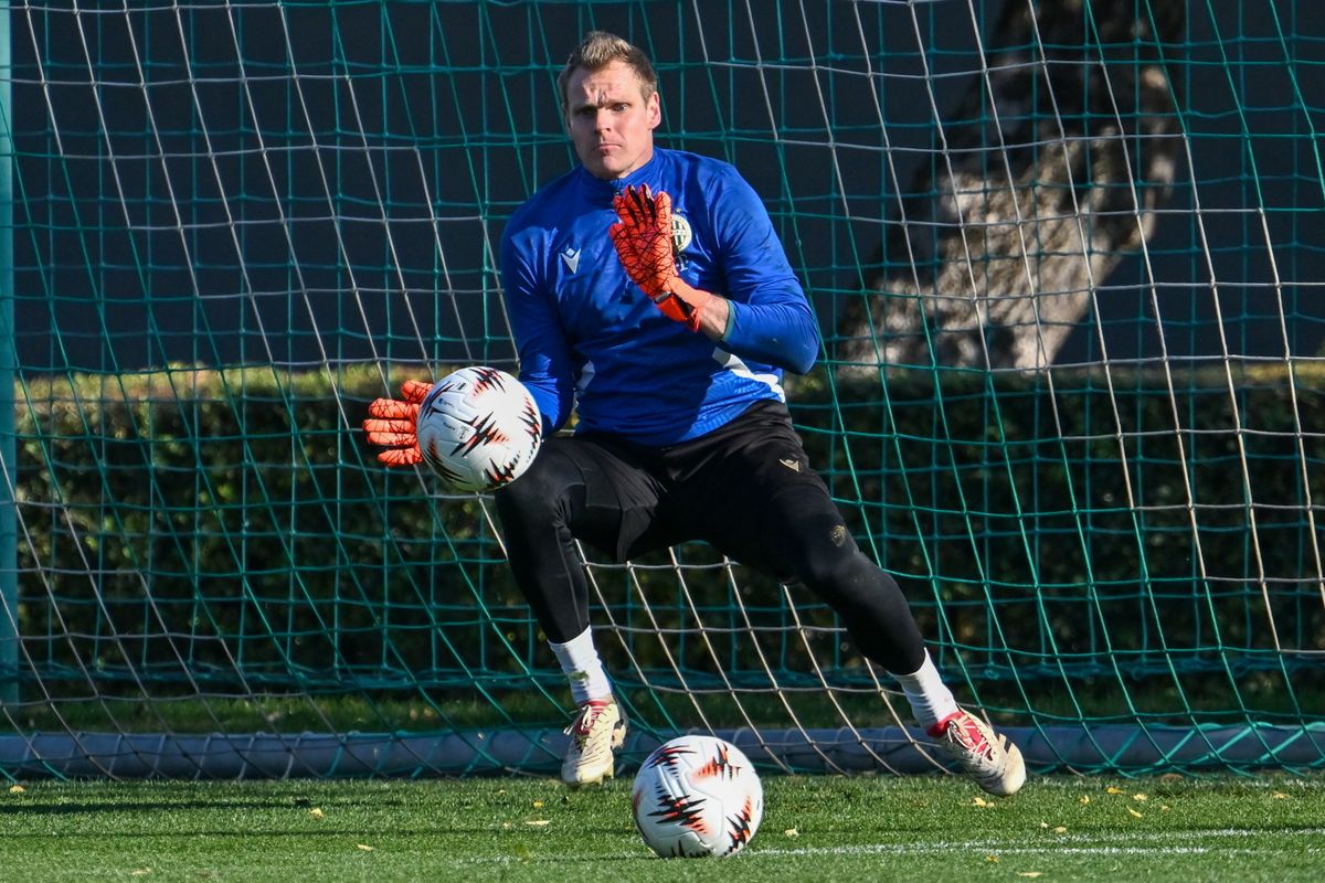 Dibusz Dénes keményen készül, hogy az FTC-ben és a magyar válogatottban is megállja a helyét. Balogh Tamás szerint bírja a terhelést