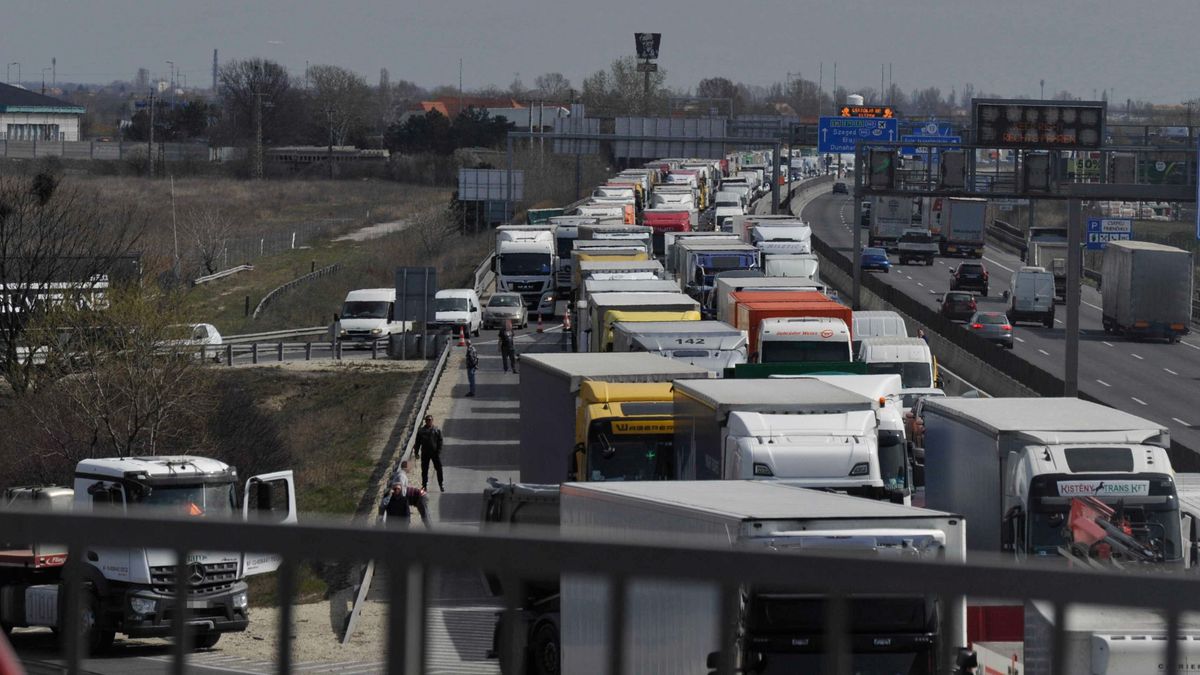 Karambol történt az egyik legforgalmasabb autópályán, több mint 10 kilométeres a torlódás