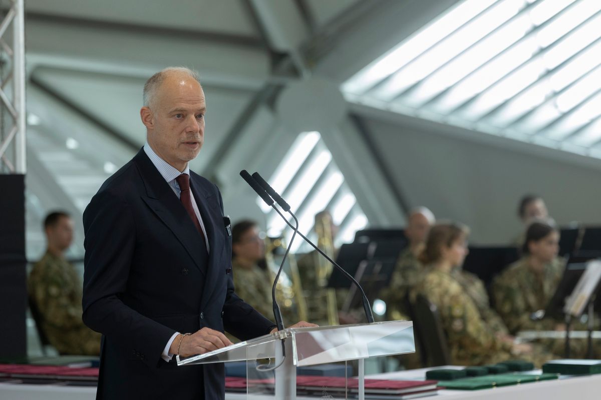 Budapest, 2025. október 28.
Szalay-Bobrovniczky Kristóf honvédelmi miniszter beszédet mond a tartalékos honvédek napja és csapatünnepe alkalmából tartott ünnepi állománygyűlésen a budapesti Bálna Honvédelmi Központban 2025.október 28-án.
MTI/Kocsis Zoltán