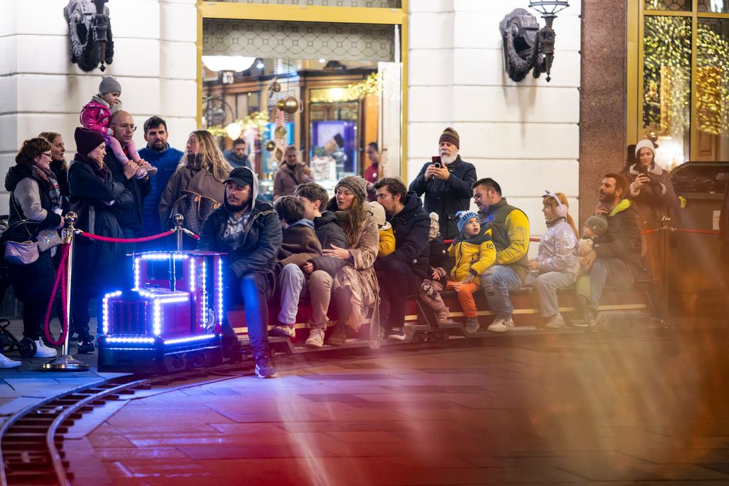 Megnyílt Budapest ikonikus karácsonyi vására