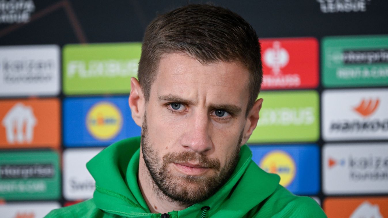 Ferencváros
Salzburg, 2025. október 22.
Varga Barnabás a Ferencváros labdarúgócsapatának sajtótájékoztatóján a salzburgi Red Bull Arenában 2025. október 22-én. A csapat másnap az osztrák Red Bull Salzburg vendégeként lép pályára az Európa-liga alapszakasz