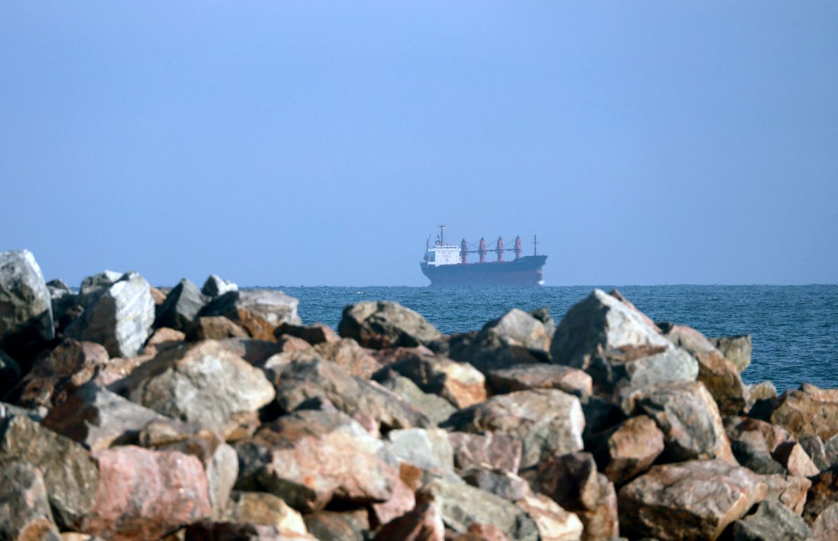 Az LNG szállító hajóból éppen szivattyúzták a gázt