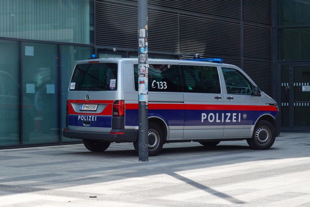 Police are present at all entrances to Vienna Central Station in Vienna, Austria, on June 10, 2025 (Photo by Michael Nguyen/NurPhoto). (Photo by Michael Nguyen / NurPhoto via AFP)