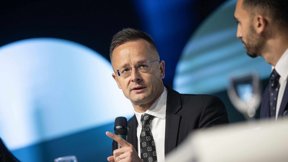 Szijjártó Péter a Nukleáris Világkiállításon vett részt