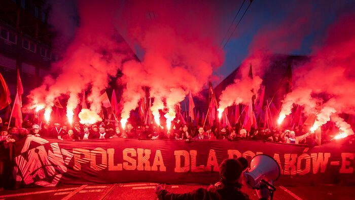 Lengyelország - Nacionalista csoportok által szervezett lengyel függetlenség napi tüntetés Varsóban