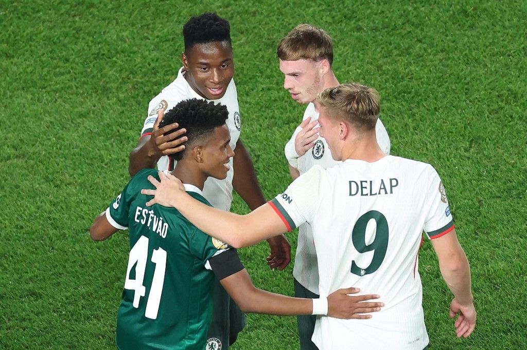Estevao a Chelsea-nek lőtt góllal búcsúzott a Palmeirastól. Későbbi társai már ellenfélként is befogadták Messi utódját, Lamine Yamal hasonmását