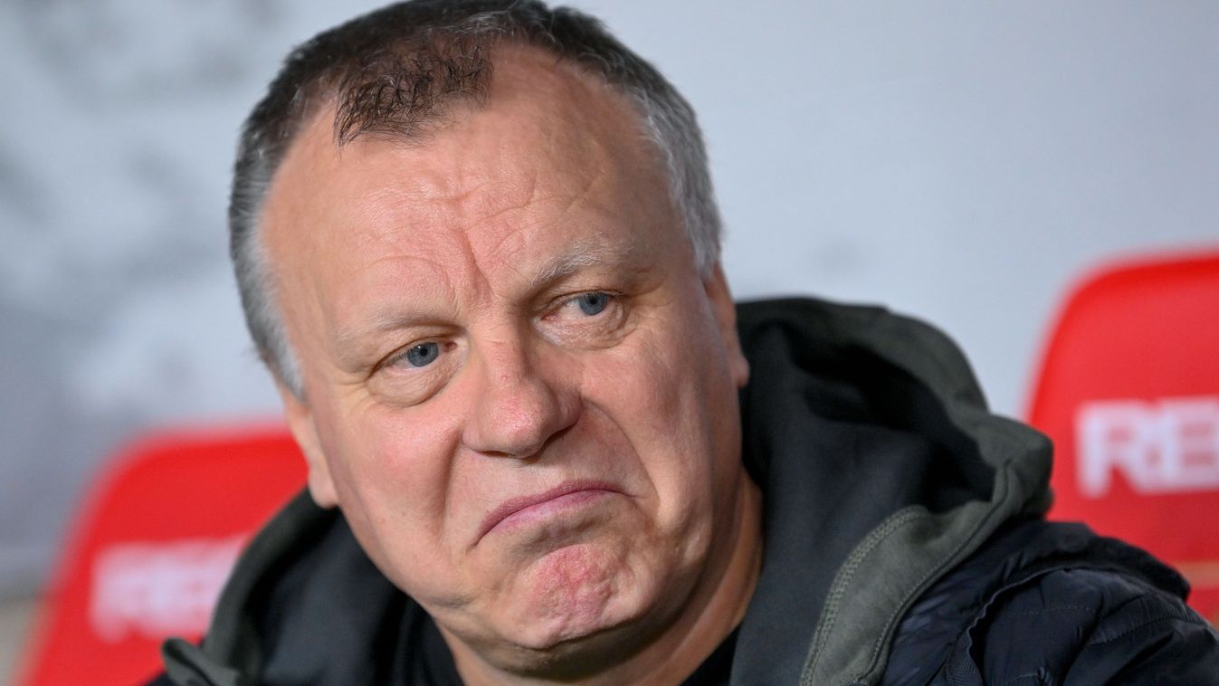 Bognár György
Debrecen, 2023. november 12.
Bognár György, a Paks vezetőedzője a labdarúgó OTP Bank Liga 13. fordulójában játszott Debreceni VSC - Paksi FC mérkőzésen a debreceni Nagyerdei Stadionban 2023. november 12-én.
MTI/Czeglédi Zsolt