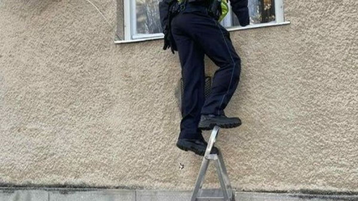 Gyanús lett a szomszédoknak, hogy nyitva maradt az ablak Borsodban, igazuk is lett