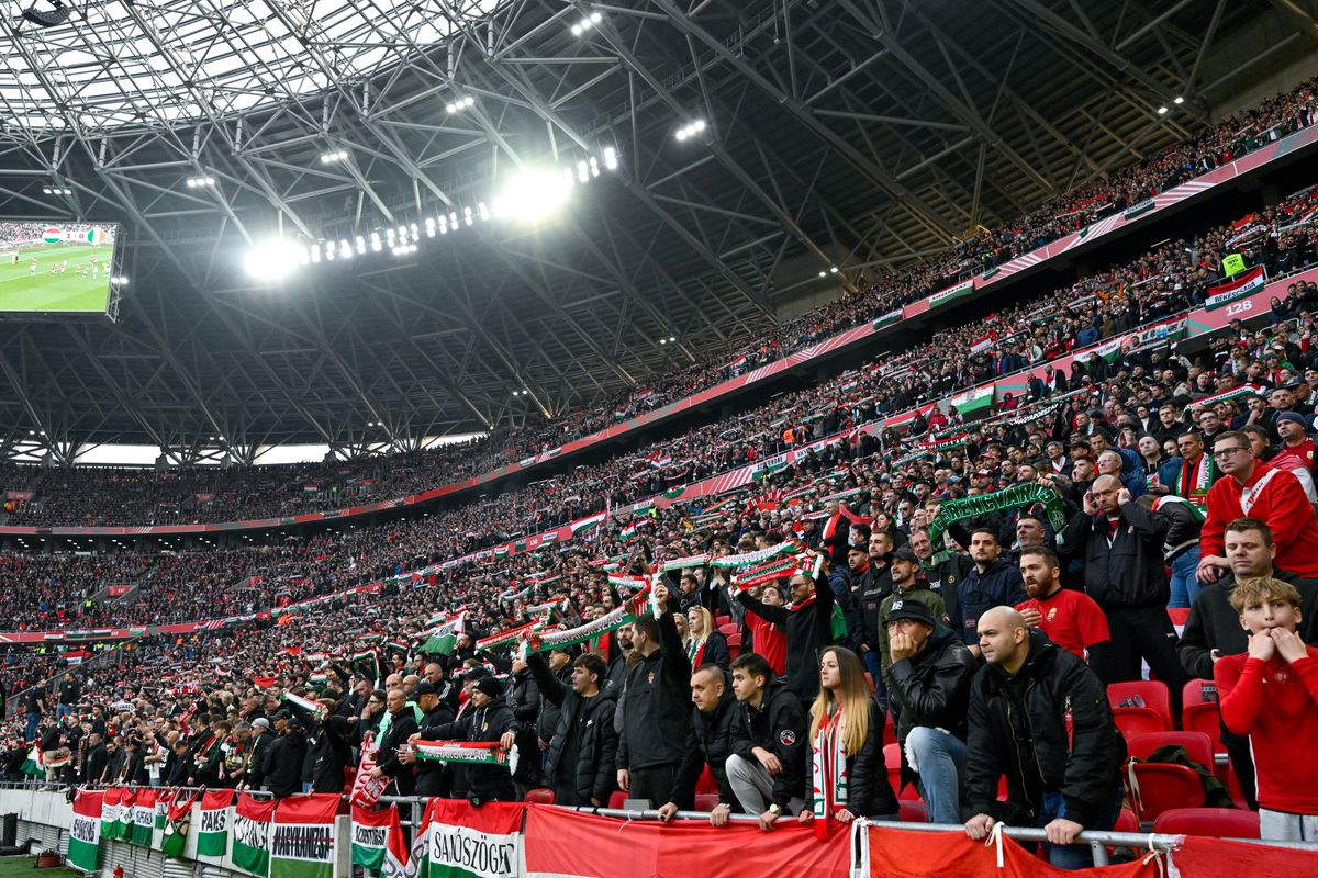 Budapest, 2025. november 16.
Magyar szurkolók a Magyarország - Írország labdarúgó világbajnoki selejtező mérkőzés előtt a Puskás Arénában 2025. november 16-án.
MTI/Hegedüs Róbert