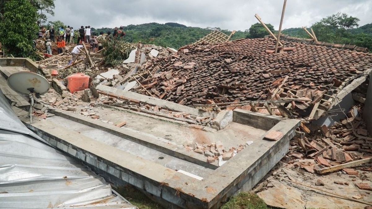 Megindult a föld, olyan ítéletidő pusztított, rengeteg embert még mindig nem találnak + videó