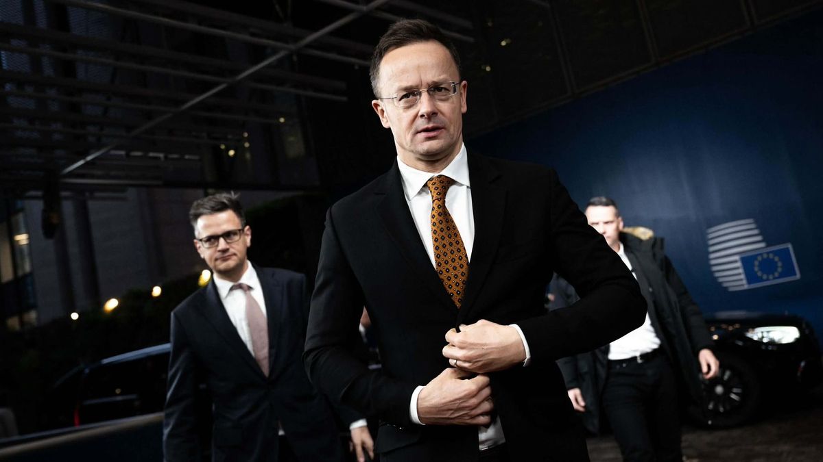 Szijjártó Péter a kínai kereskedelmi miniszterrel tárgyal