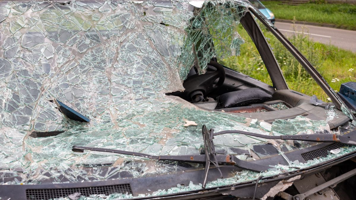 Baleset az M3-ason: két autó ütközött, teljes útzár a helyszínen