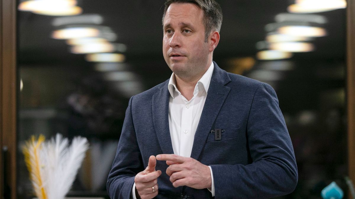 Dömötör Csaba a kormánypártok országjárásának fóruma előtt tartott sajtótájékoztató