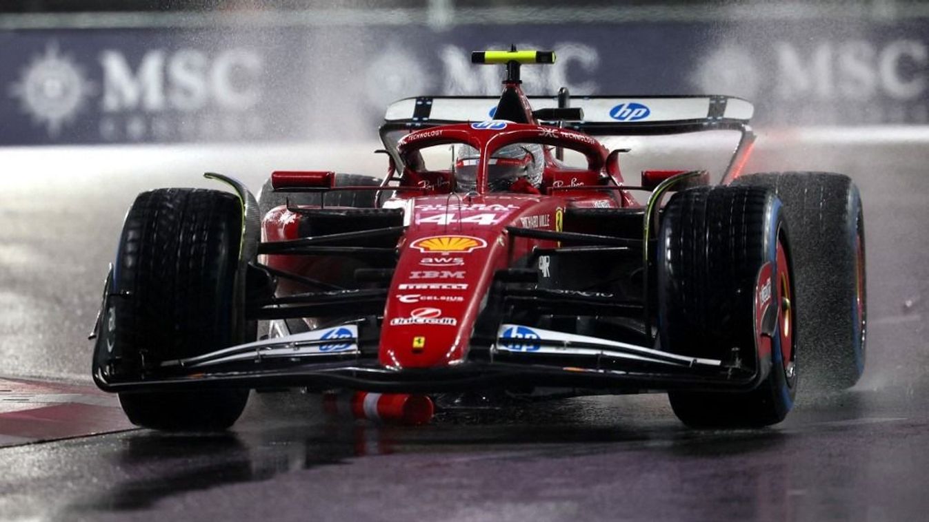 Lewis Hamilton utolsó lett a Las Vegas-i időmérőn (Fotó: Getty Images via AFP/Clive Rose) LAS VEGAS, NEVADA - NOVEMBER 21: Lewis Hamilton of Great Britain driving the (44) Scuderia Ferrari SF-25 on track during qualifying ahead of the F1 Grand Prix of Las