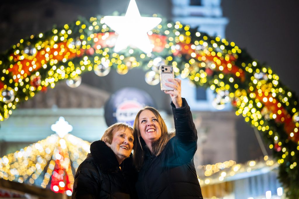 Megnyílt Budapest ikonikus karácsonyi vására