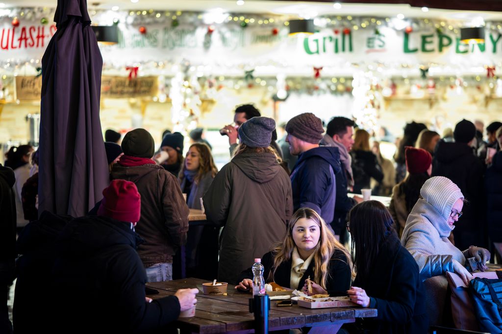 Megnyílt Budapest ikonikus karácsonyi vására