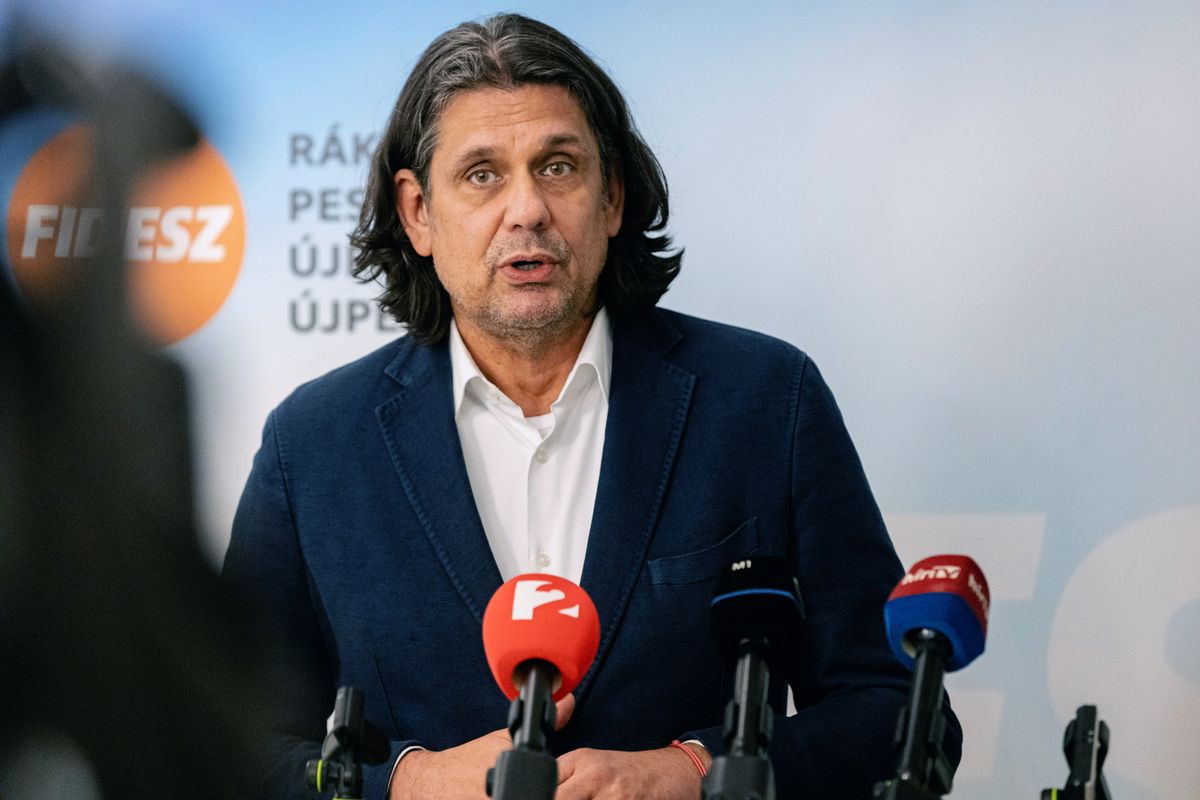 Budapest, 2025. november 21.
Deutsch Tamás, a Fidesz európai parlamenti képviselője a kormánypártok országjárásának fóruma előtt tartott sajtótájékoztatón a budapesti Hubay Jenő Zeneiskola és Alapfokú Művészeti Iskolában 2025. november 21-én.
MTI/Hatházi Tamás