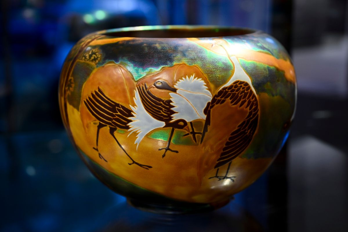 Budapest, 2025. november 4.
Virágtartó edény díszmadarak panorámaképével a Virág Judit Galéria 5. Zsolnay-aukcióján árverezésre kerülő kerámiák kiállításán 2025. november 4-én.
MTI/Bodnár Boglárka