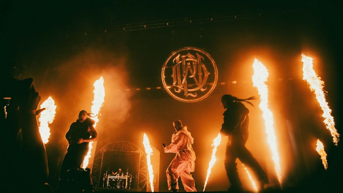 Egyetlen lépés választotta el a haláltól az ausztrál sztárbanda tagjait Budapesten